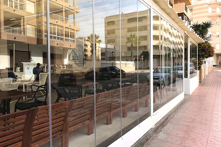 cerramientos de terraza para cafeterías
