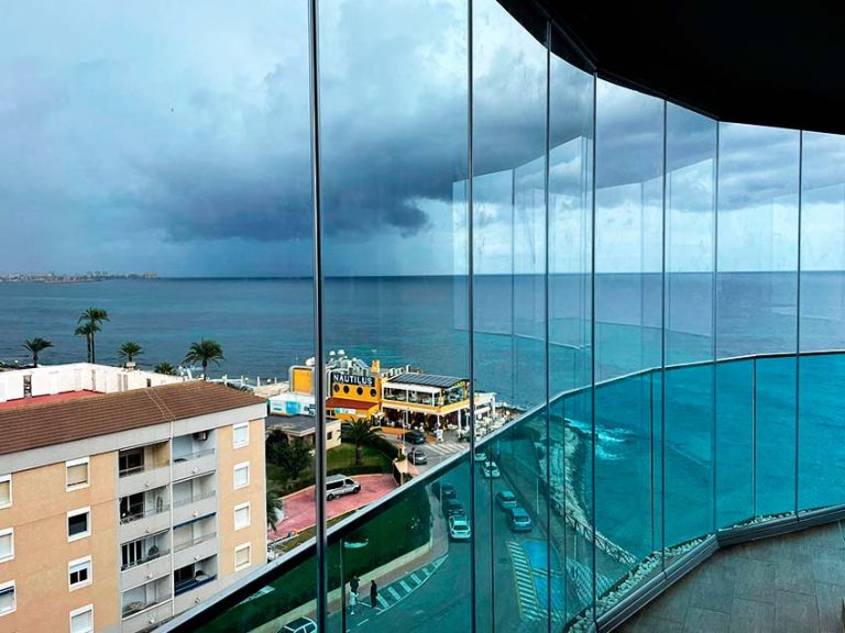 Cortinas de cristal en ático
