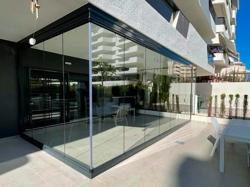 Cortinas de cristal para terrazas de lujo.