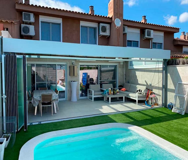 Cortinas de cristal con cámara